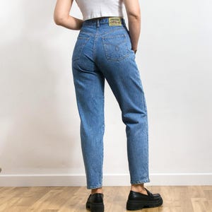 Vintage 90s Mom Jeans | High Waist Tapered Leg Blue Denim M/L