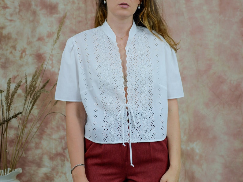 Ethnic white blouse short sleeve lace shirt retro minimalist XL/XXL image 1