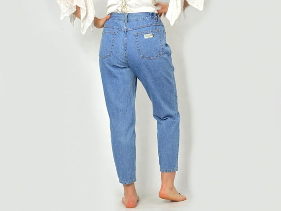 mom jeans loose