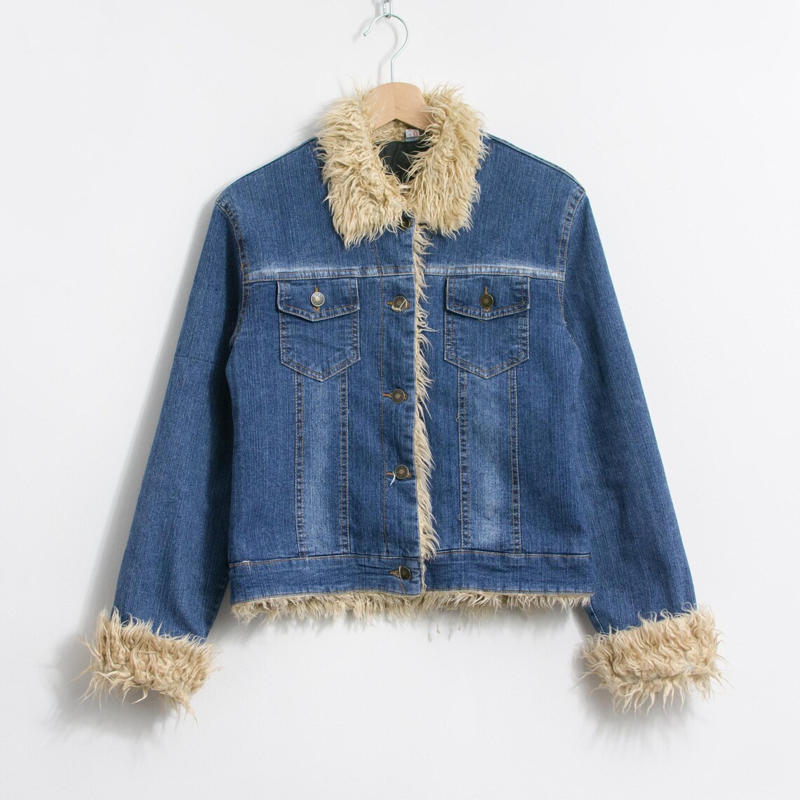 Vintage Y2K Denim Jacket with Faux Fur Collar and Cuffs M/L, foto 2 di 5