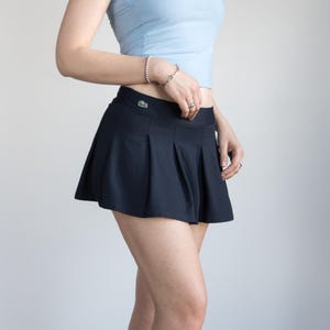 Lacoste Navy Mini Pleated Skirt | tennis vintage athletic | women’s size M/L