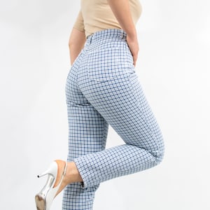 Plaid mom jeans vintage 90s denim blue white tapered leg size W29 M/L