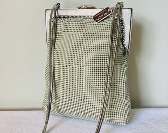 Vintage 1970-80s authentic Oroton bone cream beige metal rectangular mesh handbag with silver metallic frame clasp and double snake chain