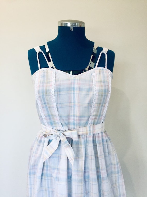 Vintage 1970s white and pastel plaid pattern dres… - image 3