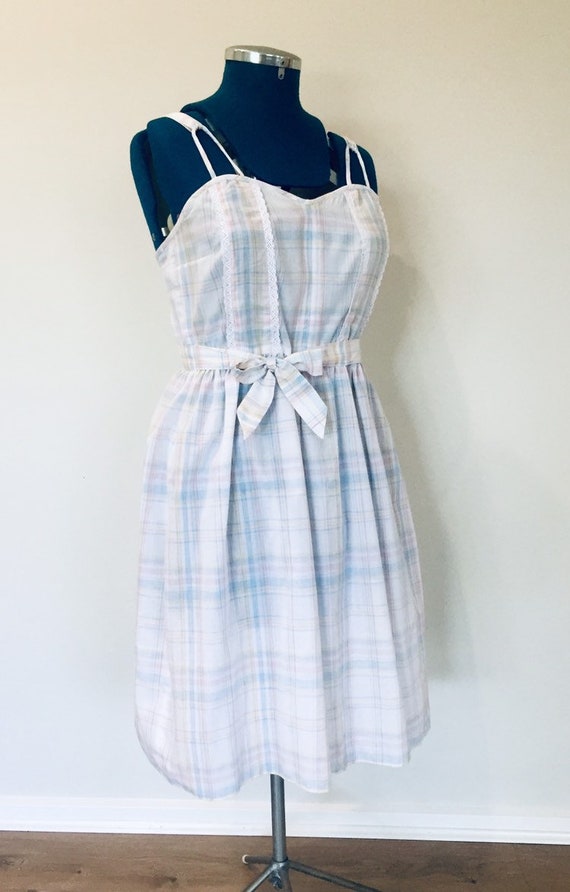 Vintage 1970s white and pastel plaid pattern dres… - image 4