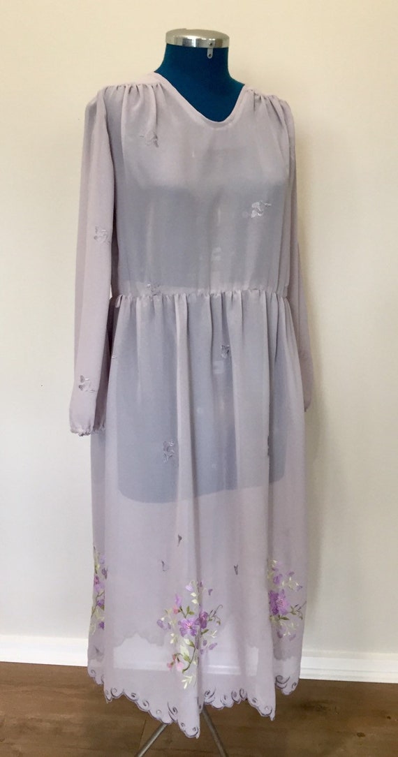 Vintage sheer grey-lilac floral embroidered scall… - image 2