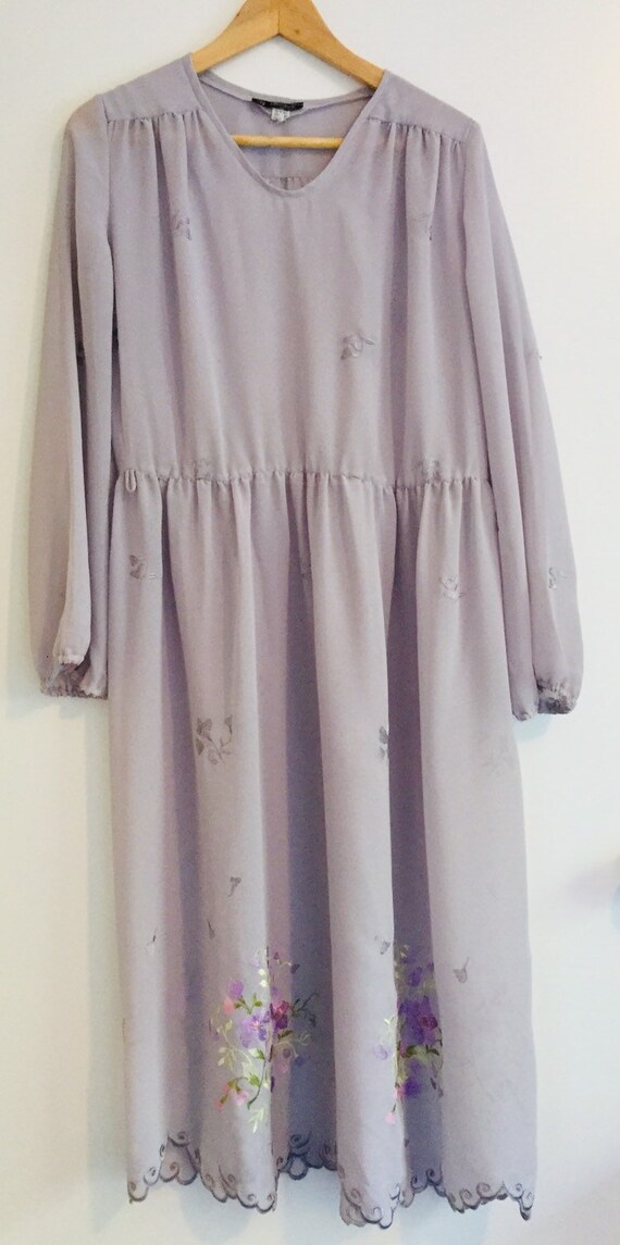 Vintage sheer grey-lilac floral embroidered scall… - image 7