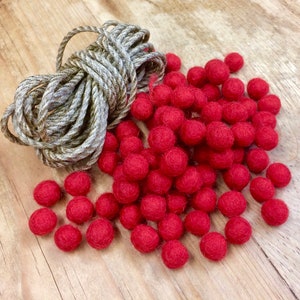 FREE SHIP, 100 Red wool felt balls, 1cm, Christmas, huopapallo