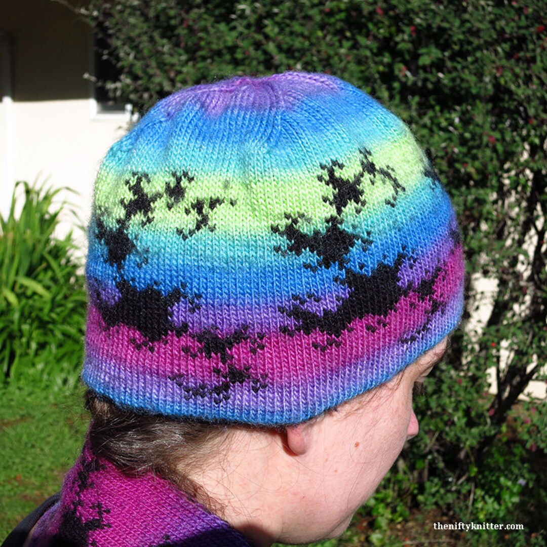Fractal Hat Knitting Pattern - Dragon Curve Fractal Hat