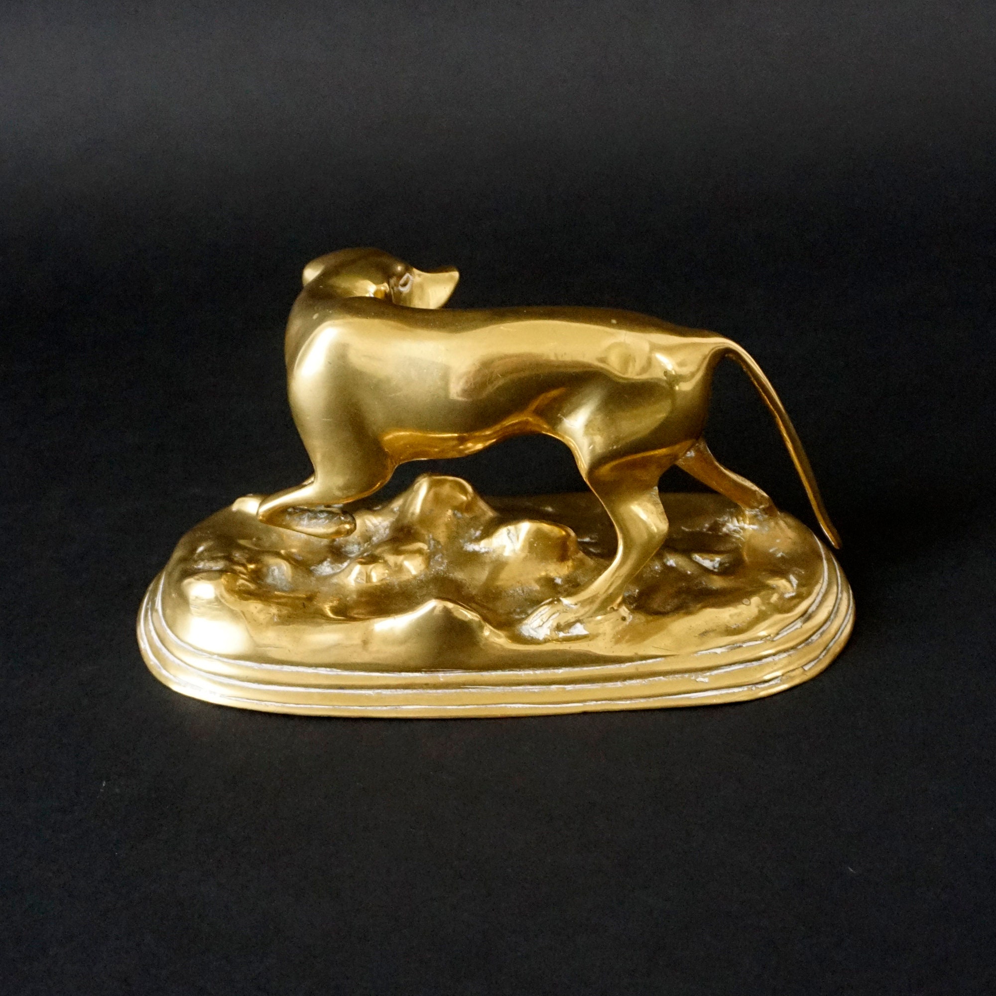 pointer dog figurine