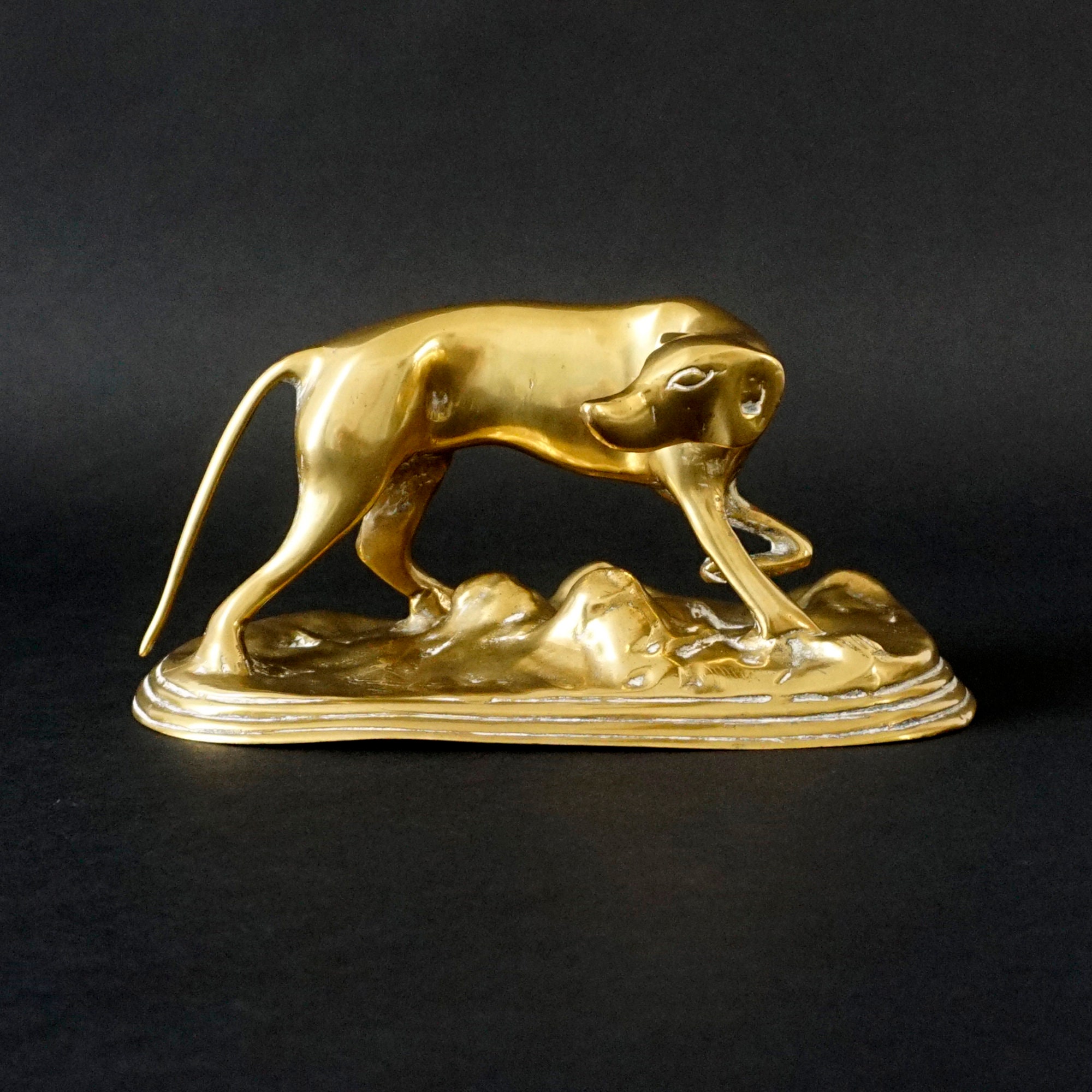 pointer dog figurine