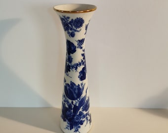 KPM バイエルン コバルトブルーの花瓶：金色の花模様が施された