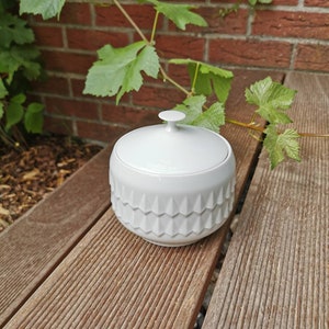 50s lidded box shabby Hutschenreuther porcelain white relief pattern