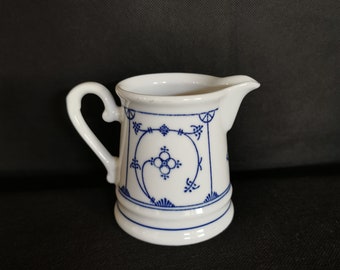 Vintage jug blue milk jug Kahla onion pattern strawflower straw pattern