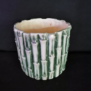 Starożytna doniczka ceramiczna w stylu vintage, bambusowa doniczka