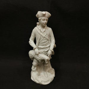 Zauberhafte Porzellan Figur Porzellanfigur Vintage Deko Figur Royal München Porzellanfigur Knabe Bisquitporzellan Junge