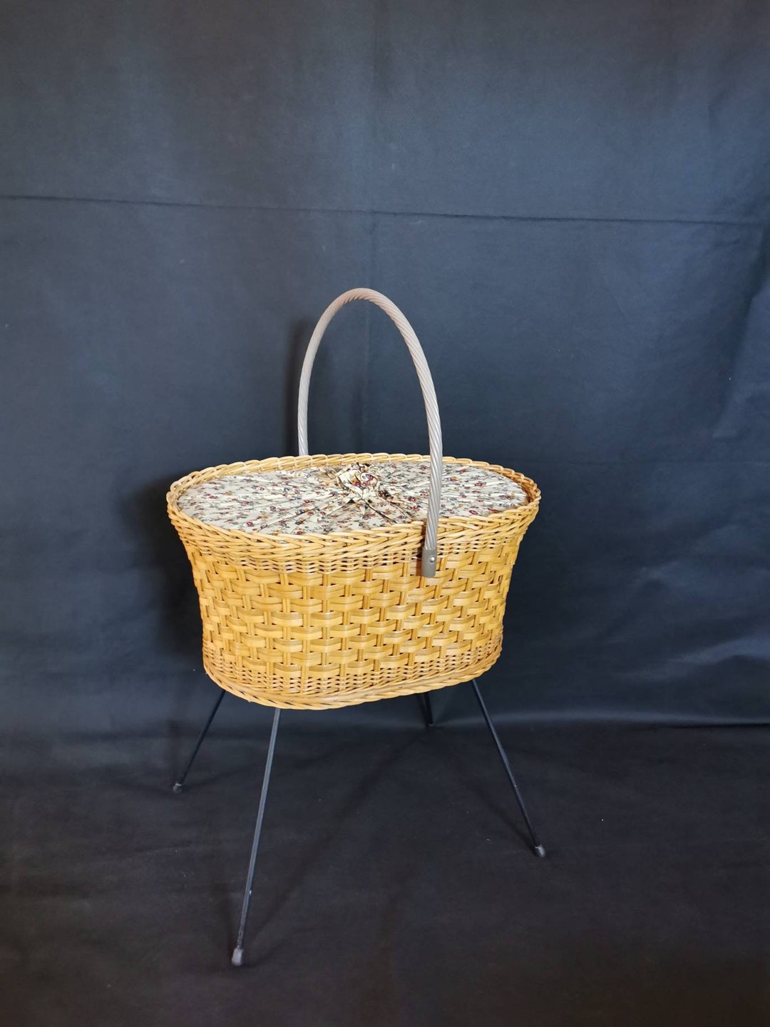 Pretty Design Vintage on Legs Sewing Box Braid Rattan String Nail Era ...