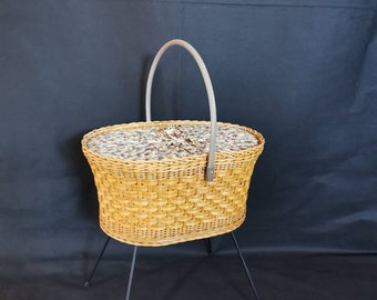 Pretty design vintage on legs sewing box wicker rattan string nail era 50s lots of storage space