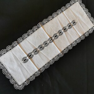 Magical vintage tablecloth bobbin lace runner blanket vintage handmade bobbin lace blanket shabby lace linen 86 cm x 33 cm