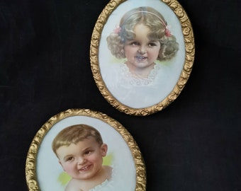 2 hübsche Bilde nostalgisch Portraits Portrait Kind Vintage Oval Bilderrahmen