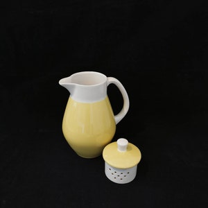 Art Deco ceramic cocoa jug spray decor with lid vintage juice jug yellow DDR Helga