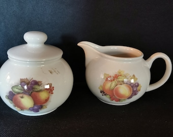 Precioso conjunto de jarras de leche de cerámica Melba Kitchen Ware Staffordshire Inglaterra vintage