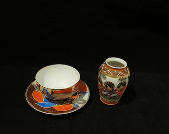 Porzellan Set Tasse mit Geisha und kleine Minivase 70er Jahre China Japan handbemalt Lithophanie