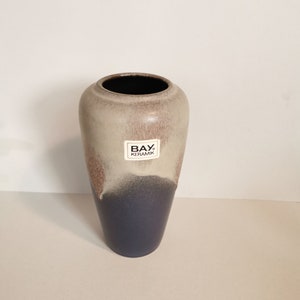 Beautiful Bay Vase shabby flower vase ceramic West Germany Vintage mid century Pottery 60s 17 cm