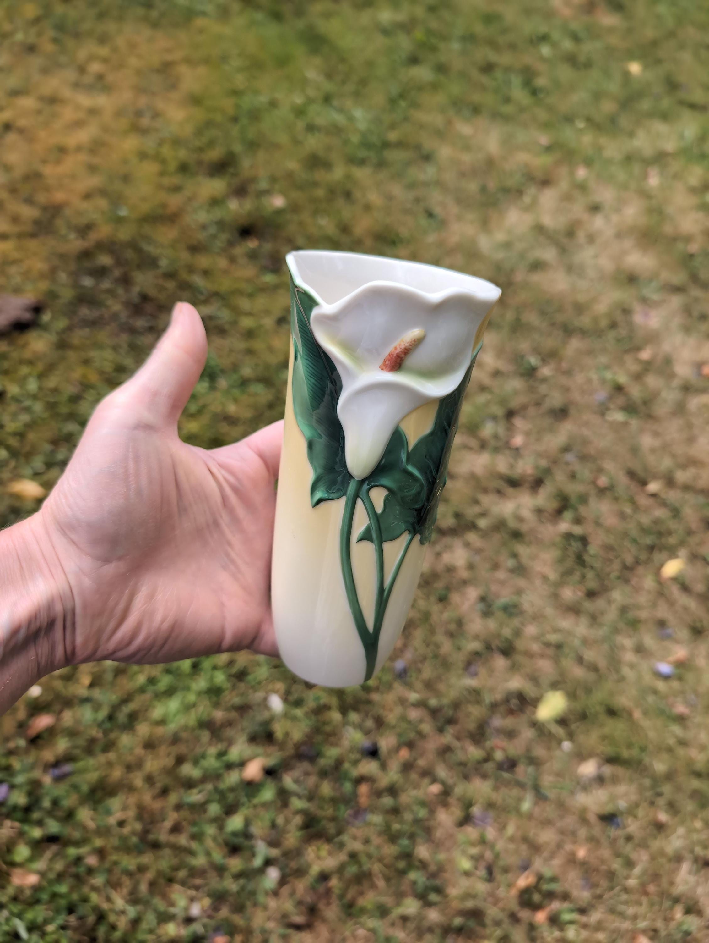 Franz Porcelain Vase Aturie Calla Lily FZ00003 Wei Kuei Mei