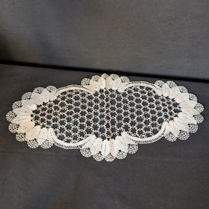 Enchanting vintage tablecloth bobbin lace runner blanket vintage handmade bobbin lace blanket shabby lace linen