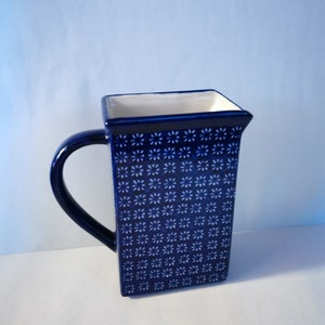 Dots Keramik Kanne blau weiß Milchkartonkanne
