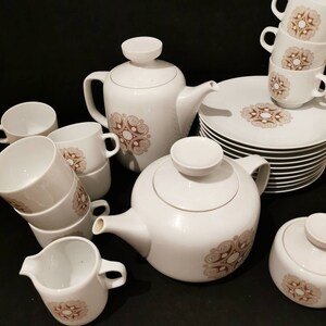 Hutschenreuther Rendezvous 10 Personen braun Kaffeeservice 70er Jahre Retrodesign Kaffeekanne Teekanne Teller Kuchenteller Service Porzellan bild 4