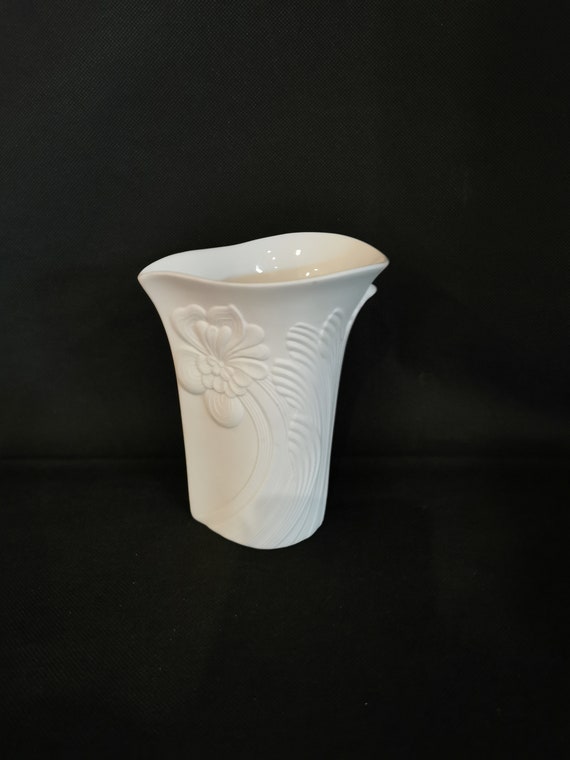 Vase Bisquit Porzellan weiß Matt AK Kaiser Porzellan Vase Op Art West Germany Modernist
