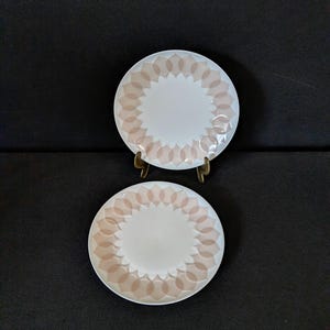 Cake plate made of fine porcelain a rarity from Rosenthal Germany Plate Lotus Gravad Rosa Björn Wiinblad