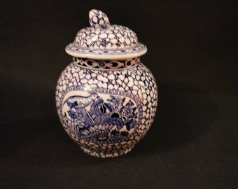 Porcelain storage jar lidded Adam's hand-painted sugar bowl Chinese Bird