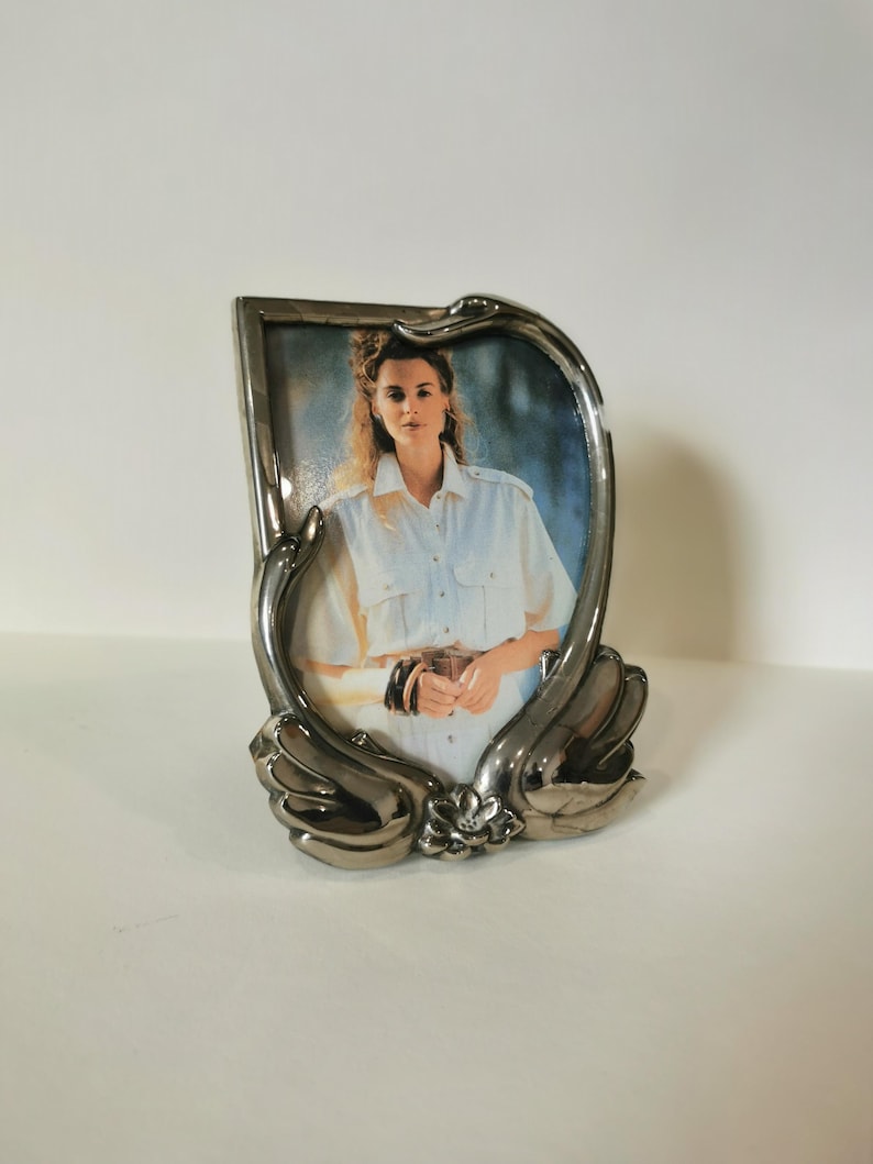 Great Metal Picture Frame Silver 80s Photo Frame Ancestral Gallery Swan Shape Etsy
