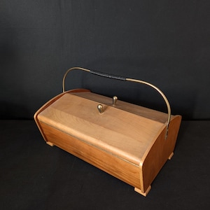 Great vintage sewing box wooden shabby sewing basket sewing box 50s