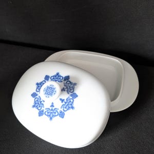 Melitta Frisian Blue Vintage Burriera in porcellana bianca e blu