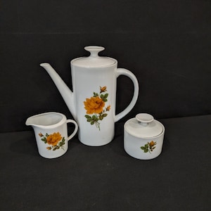Service à café en porcelaine (cafetière, sucrier et pot à lait), ensemble 3 pièces de Mitterteich Bavaria, années 1970