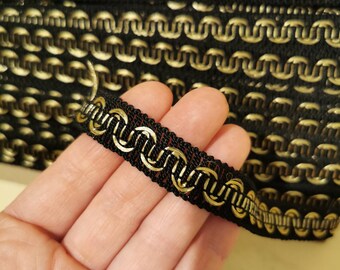 2m trimming/€1.25 per metre/various colours 15mm wide B67