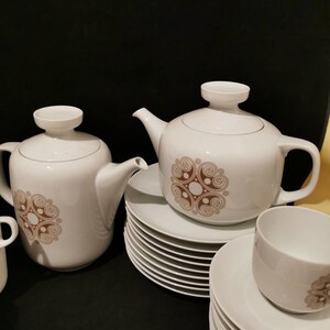 Hutschenreuther Rendezvous 10 Personen braun Kaffeeservice 70er Jahre Retrodesign Kaffeekanne Teekanne Teller Kuchenteller Service Porzellan bild 9
