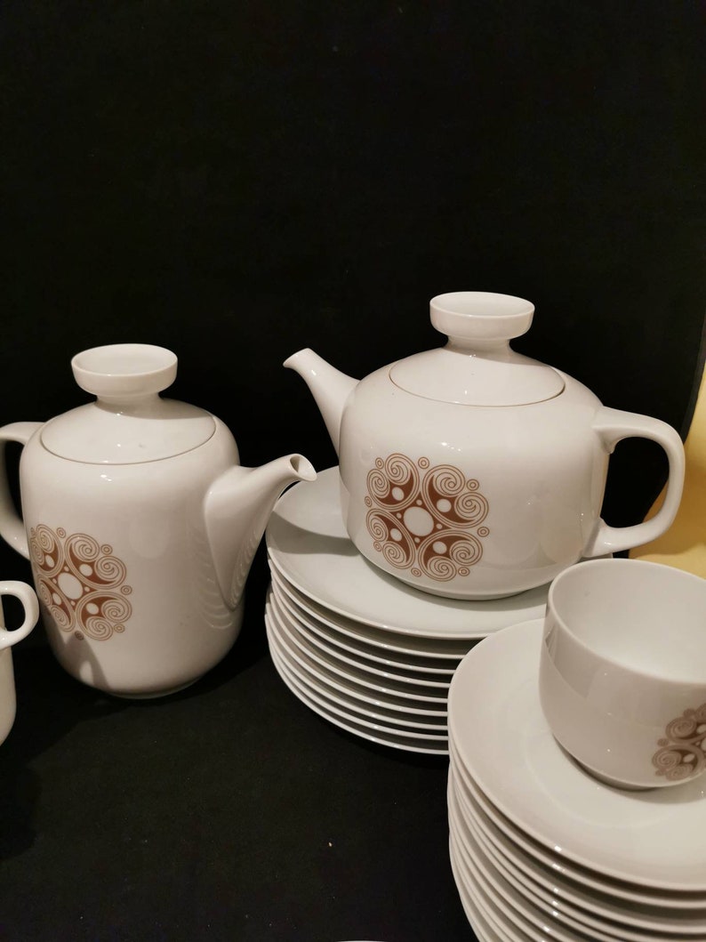 Hutschenreuther Rendezvous 10 Personen braun Kaffeeservice 70er Jahre Retrodesign Kaffeekanne Teekanne Teller Kuchenteller Service Porzellan bild 9