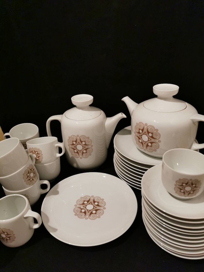 Hutschenreuther Rendezvous 10 Personen braun Kaffeeservice 70er Jahre Retrodesign Kaffeekanne Teekanne Teller Kuchenteller Service Porzellan bild 3