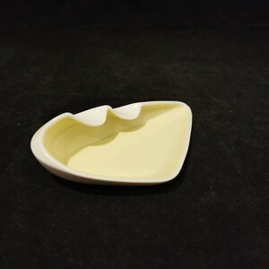 Great Rockabilly Art Porcelain Ashtray sgrafo modern Vintage Ashtray