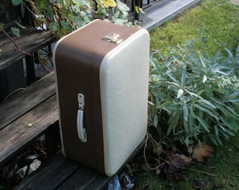 Ancient travel suitcase 50s shabby pimp it up