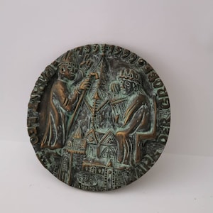 Exceptional mural vintage bronze artist cross handmade 90s vintage wall decoration metal Pope Leo 799 Charlemagne