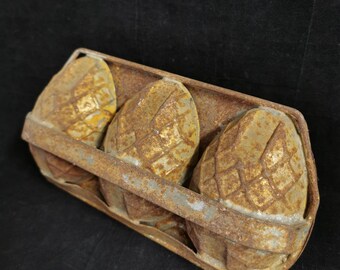 Antike Metall dreifach Osterei Eier Schokoladenfabrik Form Osterhase Vintage Gusseisen uralt Form backen Deko antik