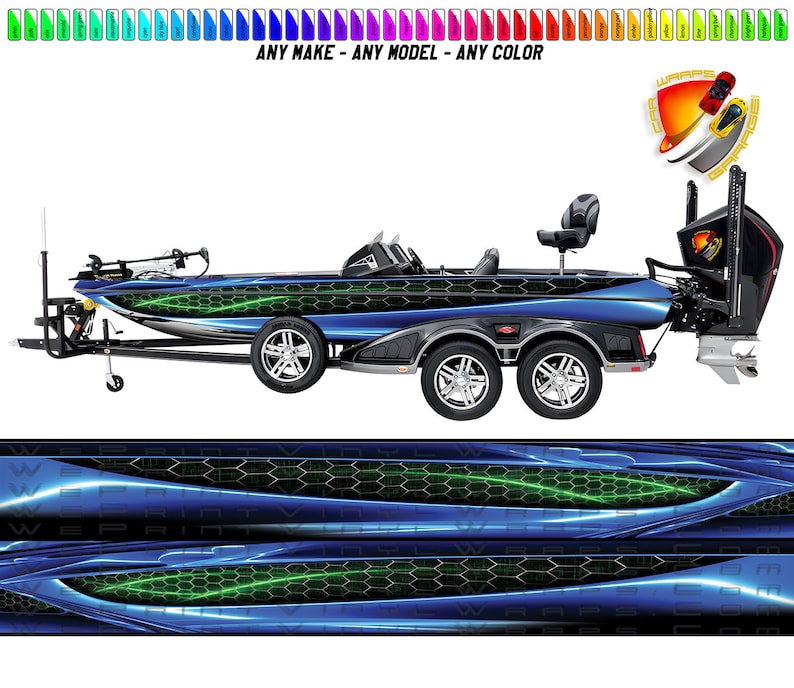 Puede incluir: Un barco de pesca de bajo azul y negro con gr&aacute;ficos verdes y negros. El barco est&aacute; en un remolque y tiene un motor grande en la parte trasera. El barco tiene un patr&oacute;n de panal en el lateral. El texto "ANY MAKE - ANY MODEL - ANY COLOR" est&aacute; en la parte superior de la imagen.