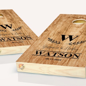 Set di adesivi laminati in vinile con monogramma personalizzato per matrimonio, nome del tabellone Cornhole, regali di anniversario, regali di nozze