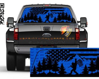 Adesivo gráfico perfurado com a bandeira americana, o Pé Grande azul e a montanha para película de proteção solar em vidros traseiros de caminhões, carros e trailers.